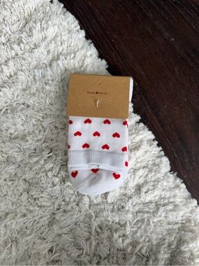 Brandy Melville Heart Print Socks